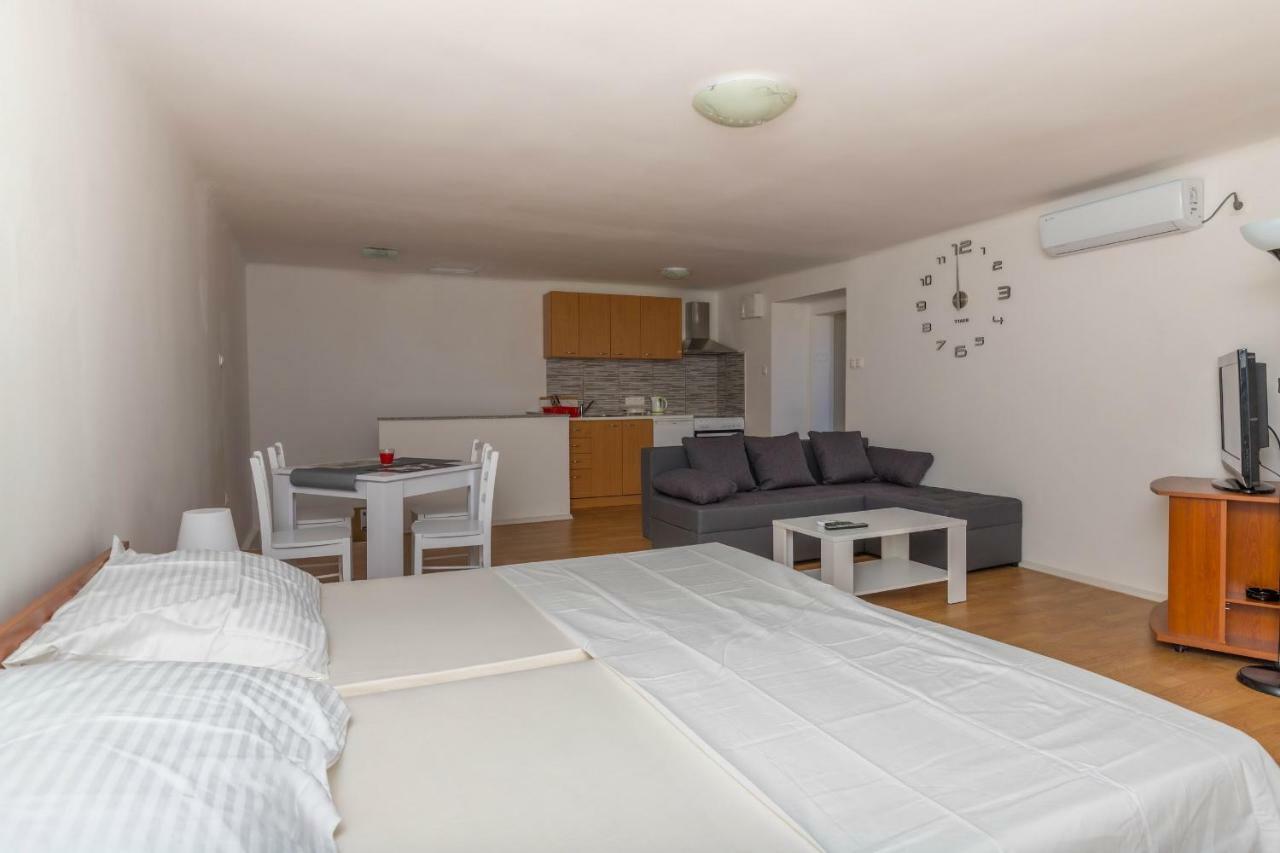 App Cor2 Apartment Selce Exterior photo